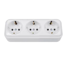 Розетка РА16-0162 штепсельная трехместная для открытой установки с заземляющим контактом "Вариант"